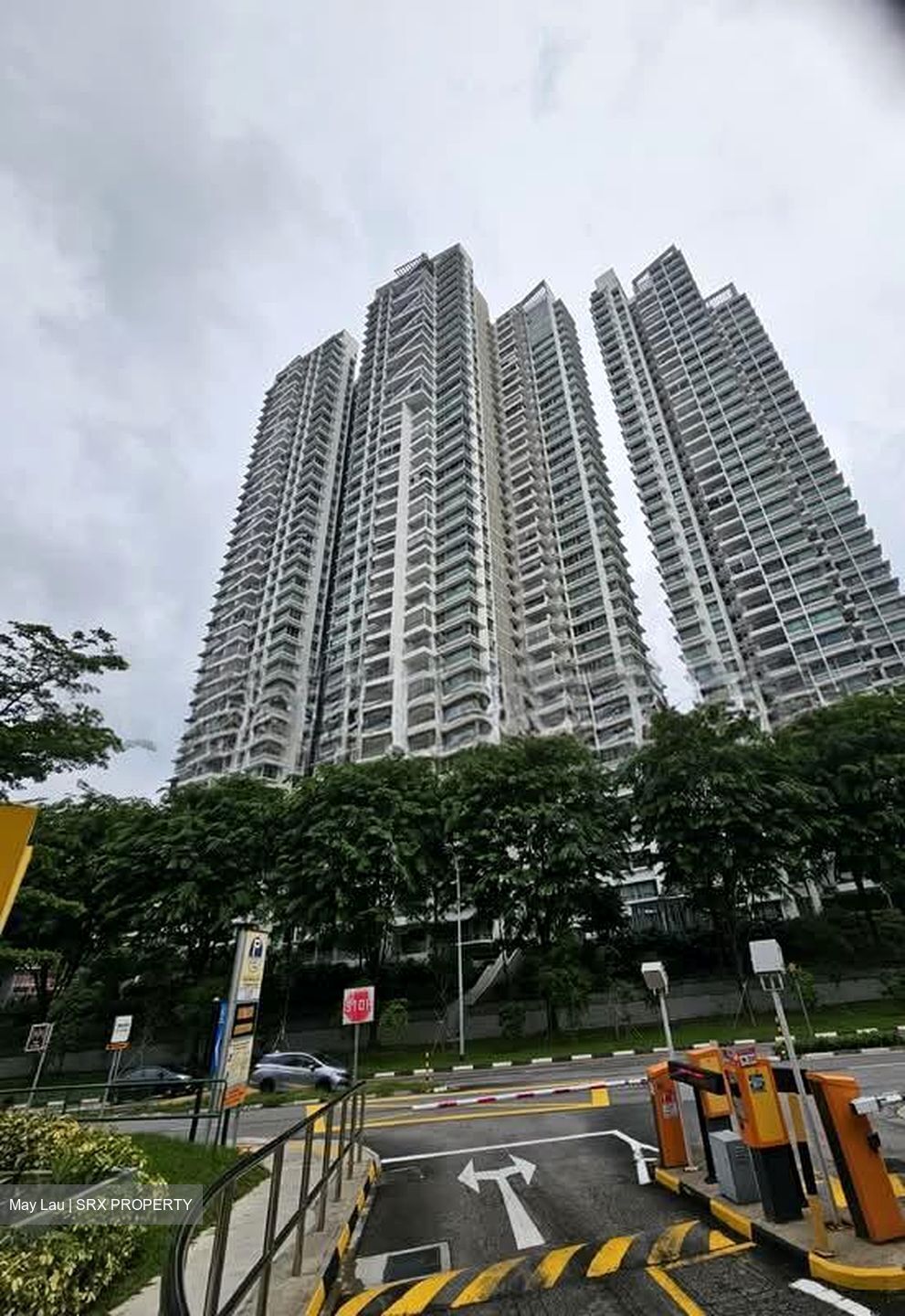 Toa Payoh Central (D12), Retail #570469451